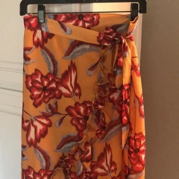 🌺 Floral Skirt from House of Harlow! - Picture 3 of 5